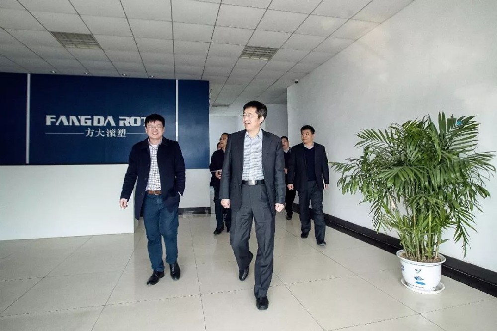 Секретарь рабочего комитета и директор комитета по управлению ю дун посетил ряд ключевых предприятий региона, чтобы ознакомиться с